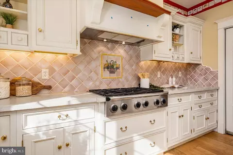 Kitchen - 4513 Carroll Manor Rd, Baldwin, MD 21013 photo 4 of 13