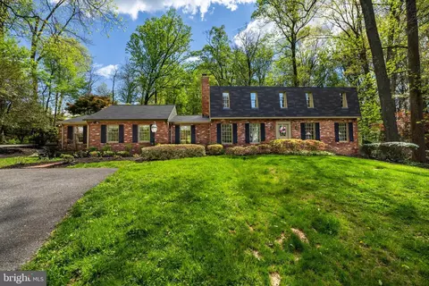 13701 Summer Hill Dr, Phoenix, MD 21131