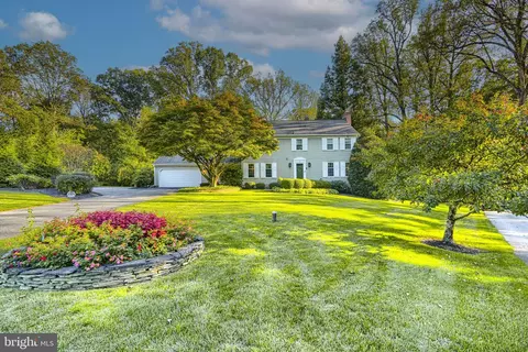5 Holly Berry Ct, Glen Arm, MD 21057
