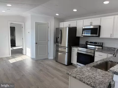 14 Mango Trl, Middle River, MD 21220 photo 4