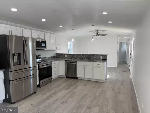 14 Mango Trl, Middle River, MD 21220 photo 3