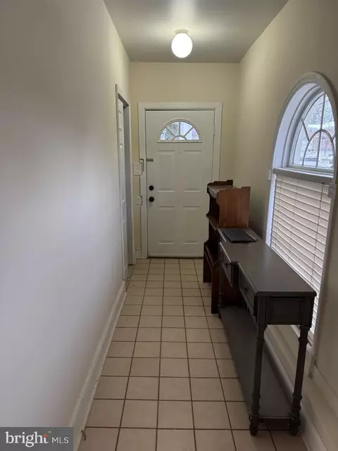Entry Way - 224 E Burke Ave, Towson, MD 21286 photo 1 of 2