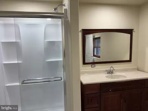 Bath - 224 E Burke Ave, Towson, MD 21286 photo 1 of 5