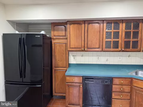 Kitchen - 224 E Burke Ave, Towson, MD 21286 photo 2 of 5