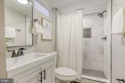 Bath - 5543 Lanham Way, Baltimore, MD 21206 photo 3 of 3