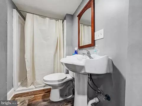Bath - 5900 Hamilton Ave, Rosedale, MD 21237 photo 1 of 3