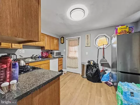Entry Way - 5900 Hamilton Ave, Rosedale, MD 21237 photo 4 of 7