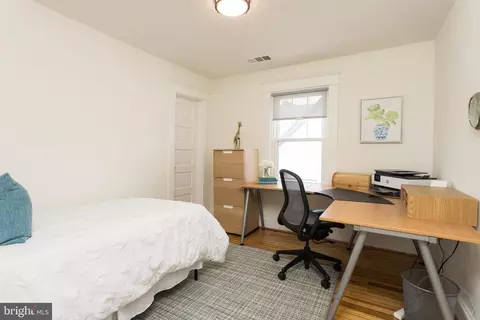 Bedroom - 625 Dunkirk Rd, Baltimore, MD 21212 photo 6 of 7