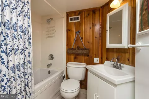Bath - 625 Dunkirk Rd, Baltimore, MD 21212 photo 5 of 5