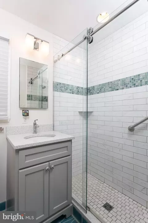 Bath - 625 Dunkirk Rd, Baltimore, MD 21212 photo 1 of 5