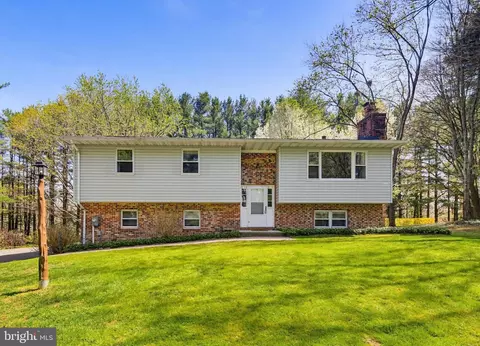 2701 Garrett Rd, White Hall, MD 21161