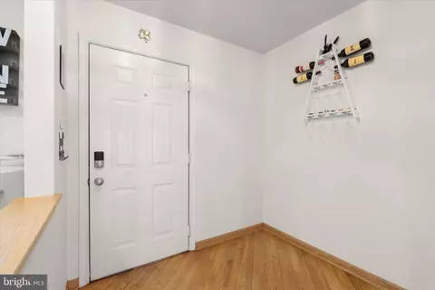 Entry Way - 17 Lanhill Ct, Halethorpe, MD 21227 photo 1 of 3