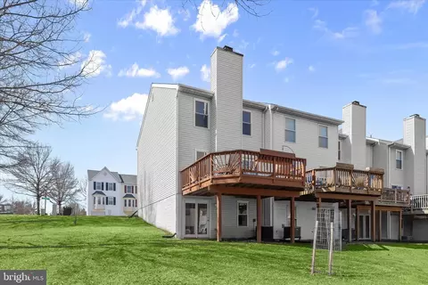 Exterior - 17 Lanhill Ct, Halethorpe, MD 21227 photo 4 of 4