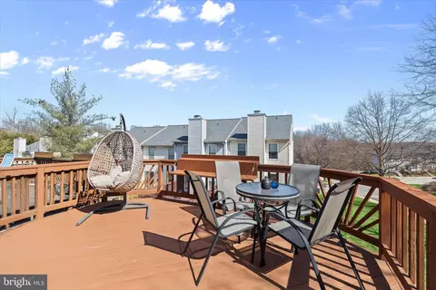 Exterior - 17 Lanhill Ct, Halethorpe, MD 21227 photo 3 of 4