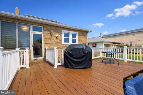 Exterior - 6909 N Point Rd, Sparrows Point, MD 21219 photo 4 of 8