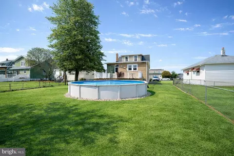 Exterior - 6909 N Point Rd, Sparrows Point, MD 21219 photo 7 of 8