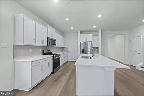 Kitchen - 1201 Otter Point Ct, Middle River, MD 21220 photo 1 of 1