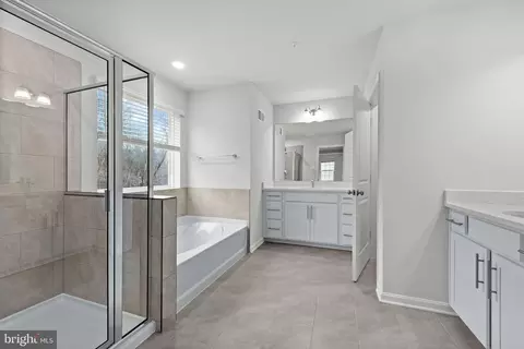 Entry Way - 1201 Otter Point Ct, Middle River, MD 21220 photo 12 of 13