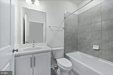 Bath - 1201 Otter Point Ct, Middle River, MD 21220 photo 1 of 2