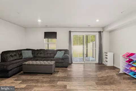 Living - 2906 Shaws Rd, Edgemere, MD 21219 photo 1 of 1