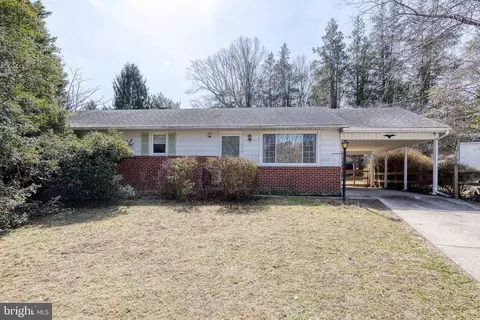 2905 Knoll Acres Dr, Parkville, MD 21234