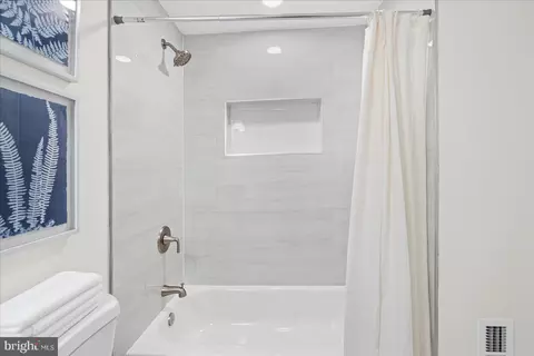 Bath - 4412 Maple Ave, Halethorpe, MD 21227 photo 2 of 2