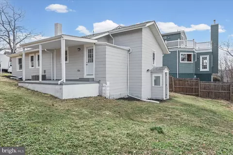 Exterior - 4412 Maple Ave, Halethorpe, MD 21227 photo 3 of 5