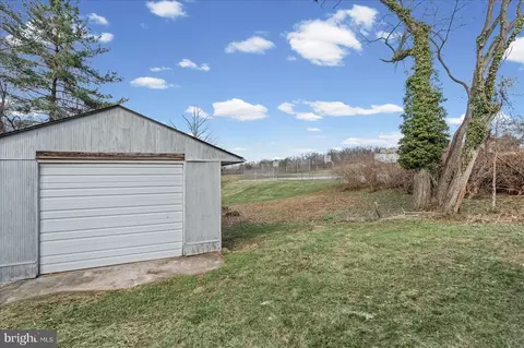 Exterior - 4412 Maple Ave, Halethorpe, MD 21227 photo 4 of 5