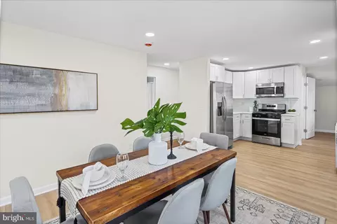 Dining - 4412 Maple Ave, Halethorpe, MD 21227 photo 3 of 3