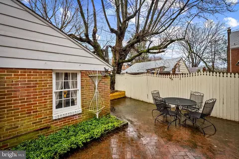 Exterior - 111 Dunkirk Rd, Baltimore, MD 21212 photo 4 of 5