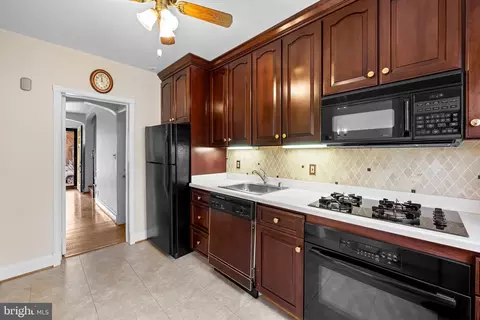 Kitchen - 111 Dunkirk Rd, Baltimore, MD 21212 photo 2 of 2