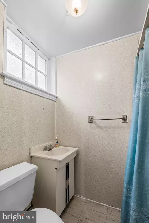 Bath - 111 Dunkirk Rd, Baltimore, MD 21212 photo 2 of 2