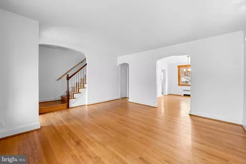 Living - 111 Dunkirk Rd, Baltimore, MD 21212 photo 2 of 4