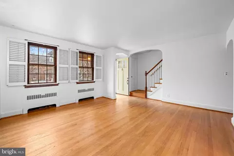 Living - 111 Dunkirk Rd, Baltimore, MD 21212 photo 1 of 4