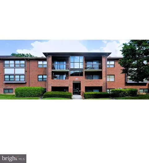 17 Juliet Ln #104, Nottingham, MD 21236