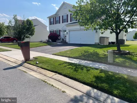 1307 Nautical Cir, Essex, MD 21221