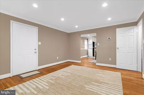 Living - 725 Kingston Rd, Middle River, MD 21220 photo 3 of 3