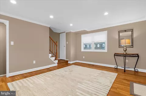 Living - 725 Kingston Rd, Middle River, MD 21220 photo 2 of 3