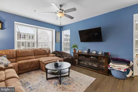 Entry Way - 3406 Pintail Rd, Baltimore, MD 21222 photo 4 of 4