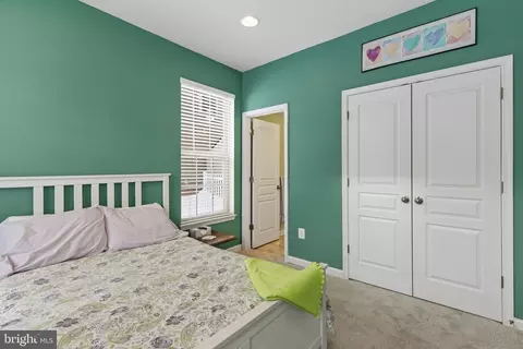 Bedroom - 3406 Pintail Rd, Baltimore, MD 21222 photo 2 of 3