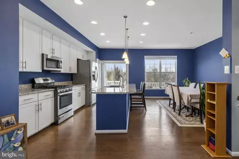 Entry Way - 3406 Pintail Rd, Baltimore, MD 21222 photo 2 of 4