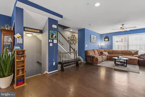 Entry Way - 3406 Pintail Rd, Baltimore, MD 21222 photo 3 of 4