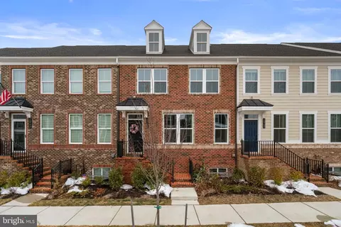 10706 Larkswood St, Middle River, MD 21220
