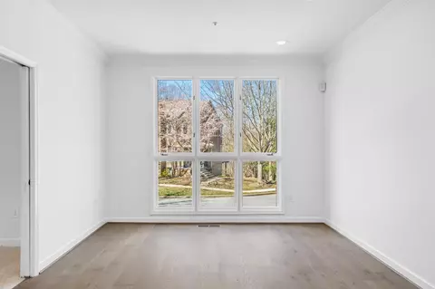 Living - 39 Stridesham Ct, Baltimore, MD 21209 photo 5 of 6