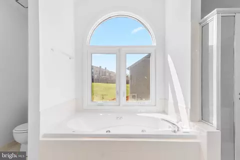 Bath - 39 Stridesham Ct, Baltimore, MD 21209 photo 1 of 5