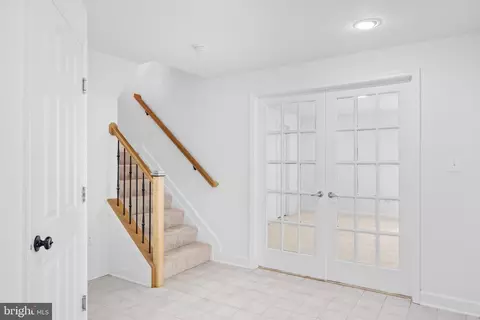 Entry Way - 39 Stridesham Ct, Baltimore, MD 21209 photo 6 of 7
