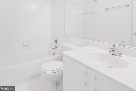 Bath - 39 Stridesham Ct, Baltimore, MD 21209 photo 5 of 5