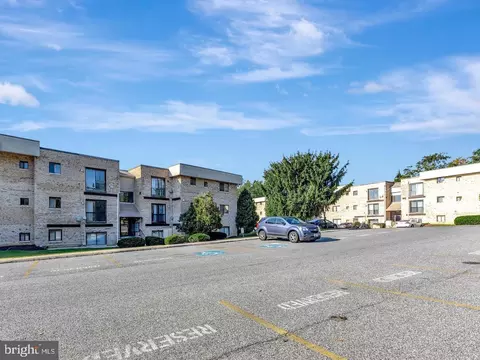 3924 Rolling Rd #B-10, Pikesville, MD 21208