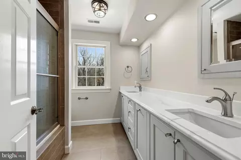 Bath - 14002 Fox Run Ct, Phoenix, MD 21131 photo 2 of 5