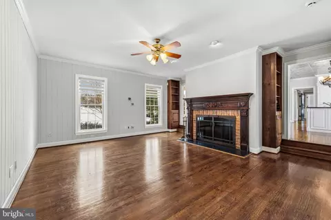 Living - 14002 Fox Run Ct, Phoenix, MD 21131 photo 4 of 11